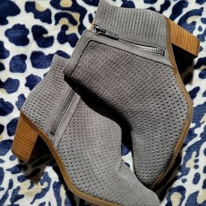 Lucky Brand ankle bootie
